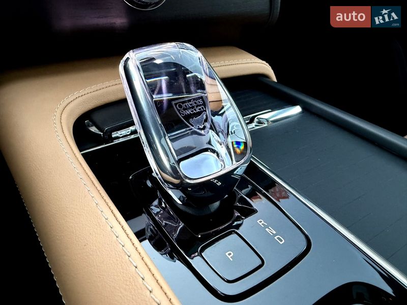 Внедорожник / Кроссовер Volvo XC90 2024 в Киеве