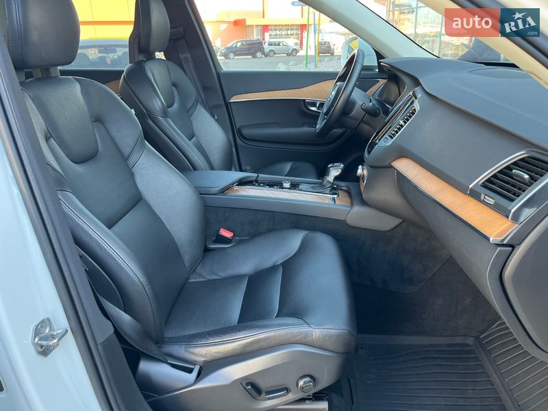 Внедорожник / Кроссовер Volvo XC90 2021 в Киеве