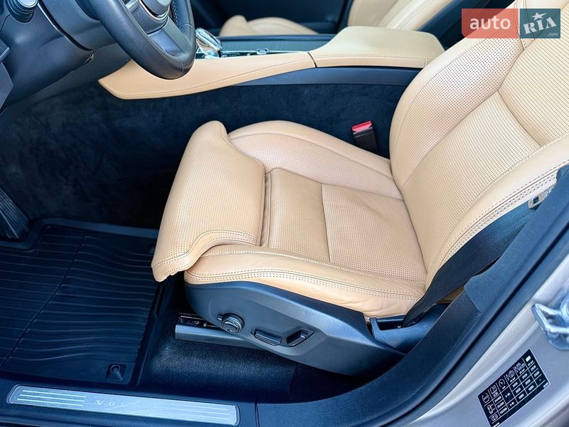 Внедорожник / Кроссовер Volvo XC90 2023 в Харькове