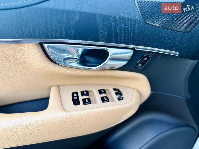 Внедорожник / Кроссовер Volvo XC90 2023 в Харькове