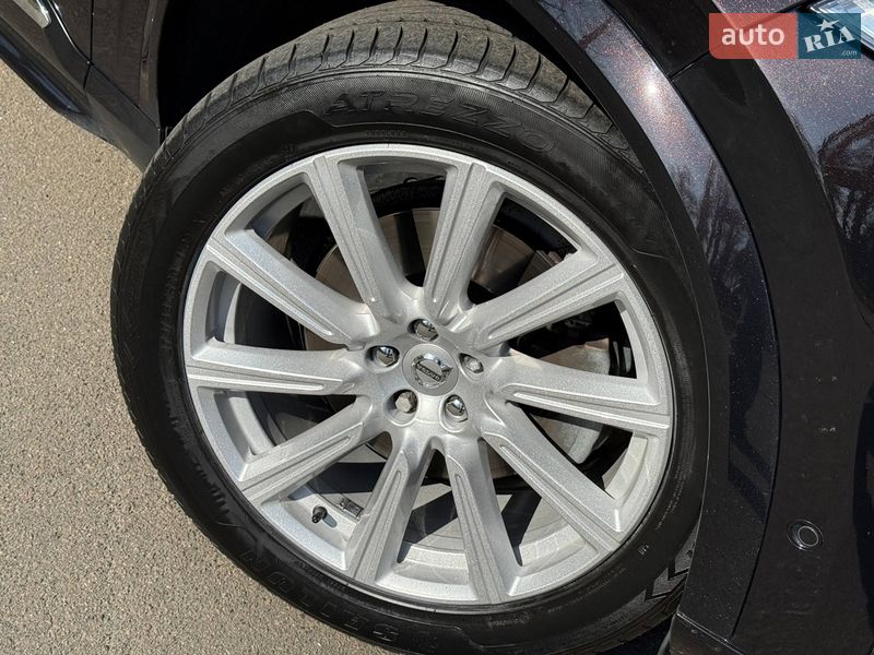 Внедорожник / Кроссовер Volvo XC90 2015 в Шостке