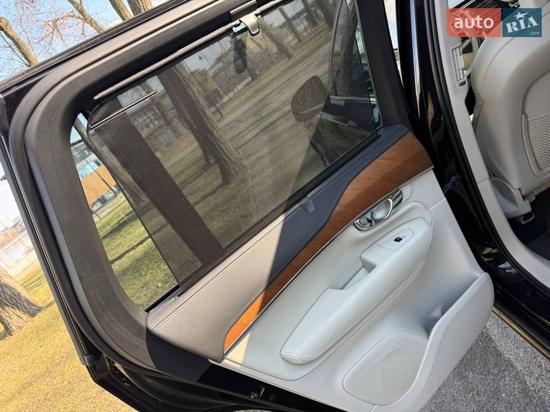 Внедорожник / Кроссовер Volvo XC90 2015 в Шостке