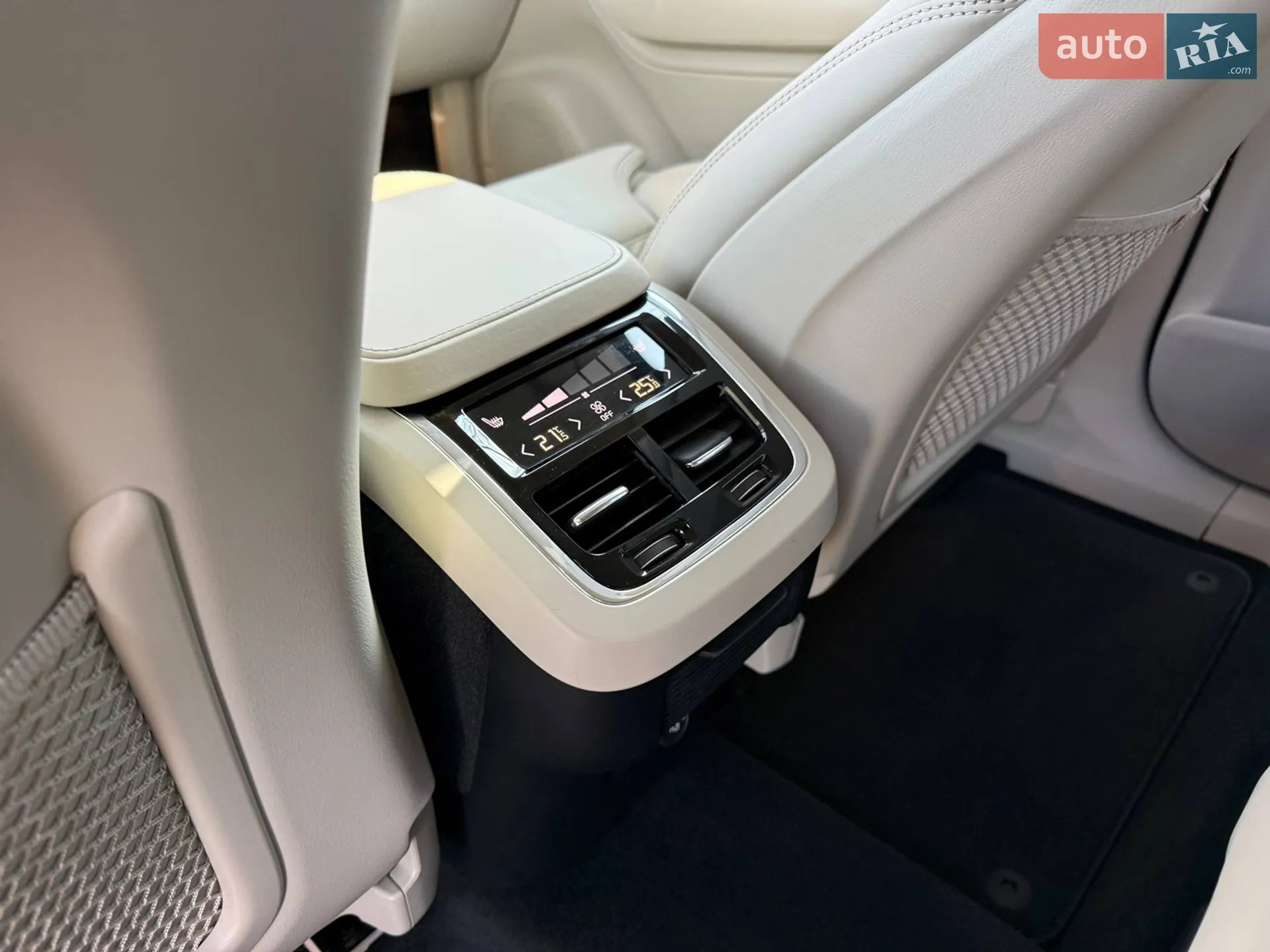 2015 Volvo XC90 - мініатюра 30
