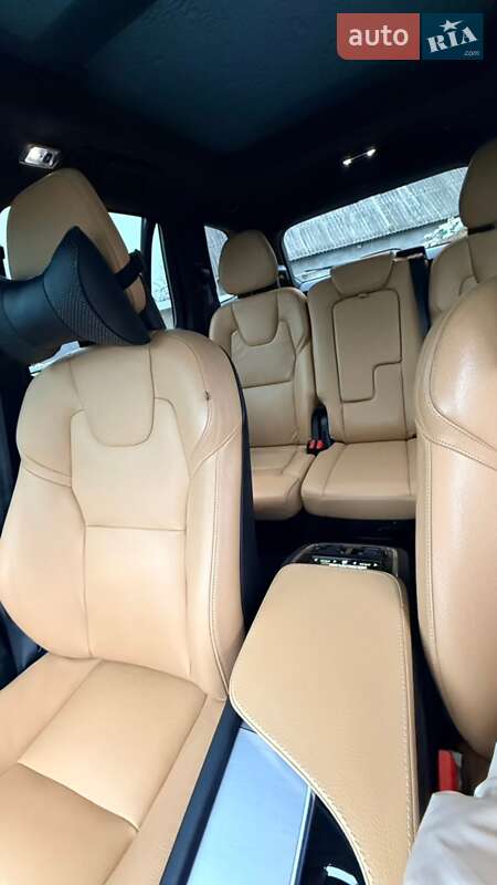 Позашляховик / Кросовер Volvo XC90 2017 в Вараші