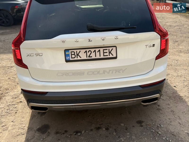 Позашляховик / Кросовер Volvo XC90 2015 в Рівному