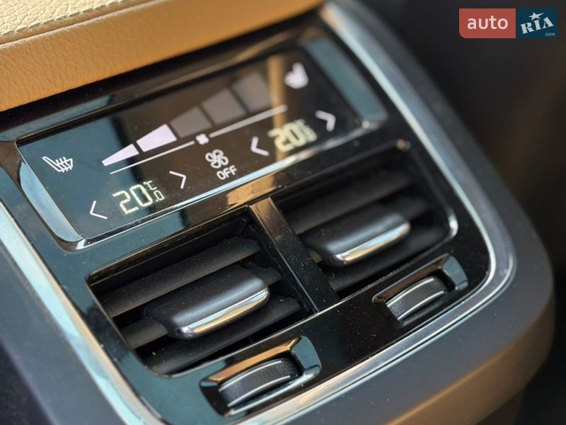 Позашляховик / Кросовер Volvo XC90 2015 в Рівному