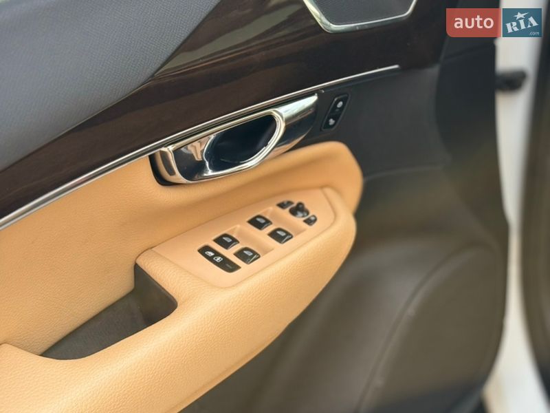 Позашляховик / Кросовер Volvo XC90 2015 в Рівному