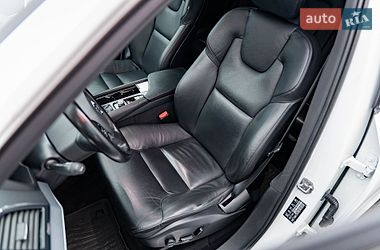 Внедорожник / Кроссовер Volvo XC90 2019 в Киеве