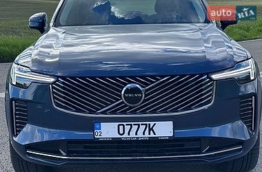 Внедорожник / Кроссовер Volvo XC90 2025 в Киеве