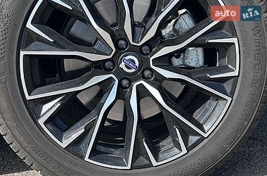 Внедорожник / Кроссовер Volvo XC90 2025 в Киеве