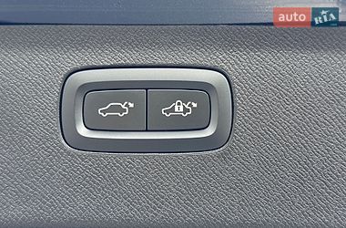 Внедорожник / Кроссовер Volvo XC90 2025 в Киеве