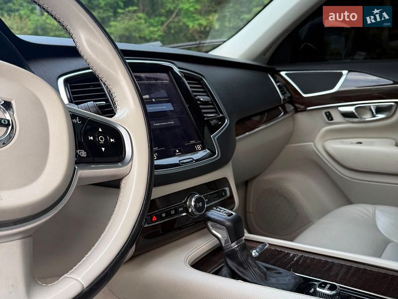 Внедорожник / Кроссовер Volvo XC90 2015 в Ивано-Франковске