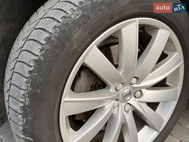Внедорожник / Кроссовер Volvo XC90 2015 в Ивано-Франковске