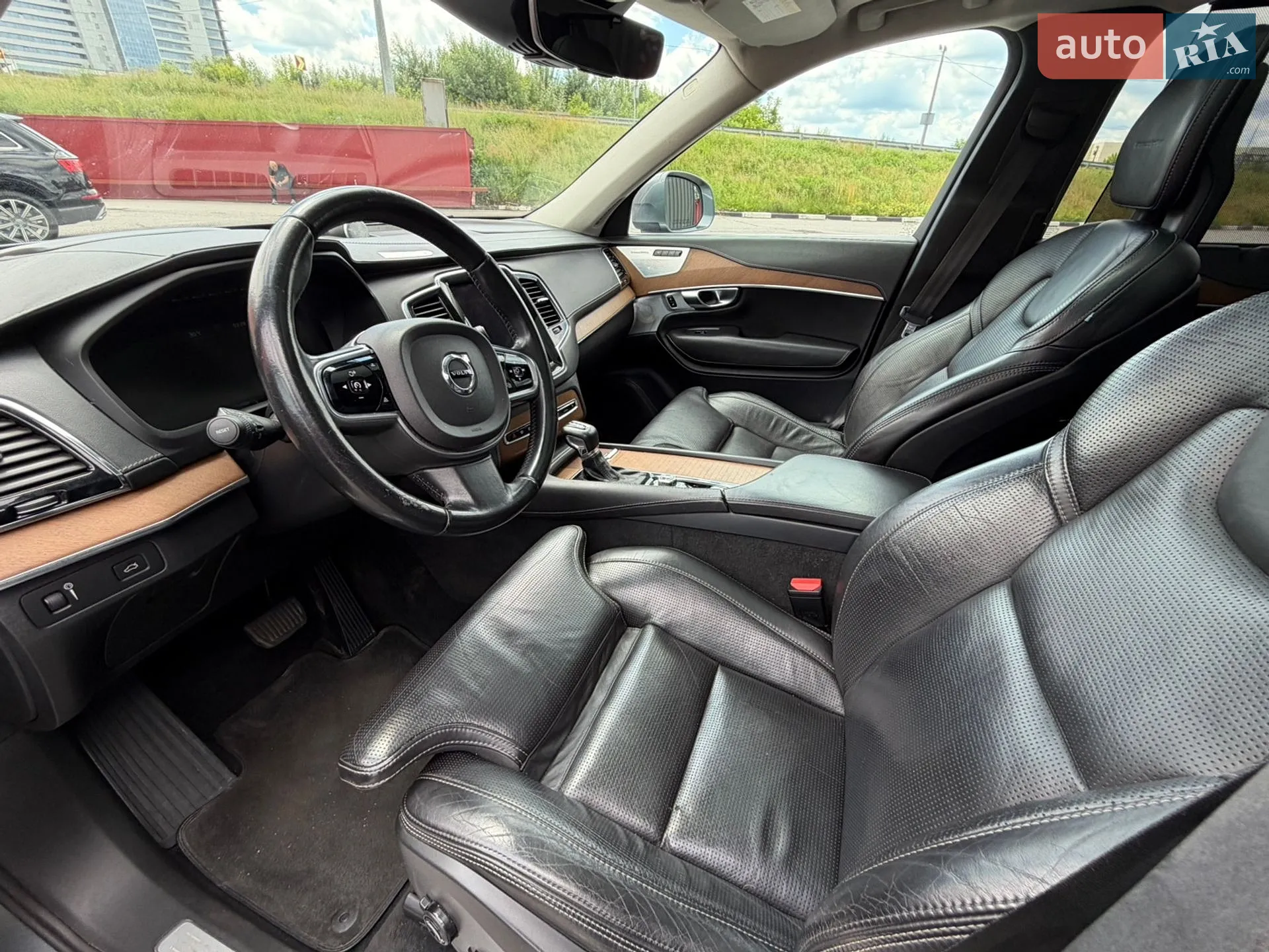 Volvo XC90 2016 VIN YV4A22PL8H1150208 фото оголошення 16 з 47