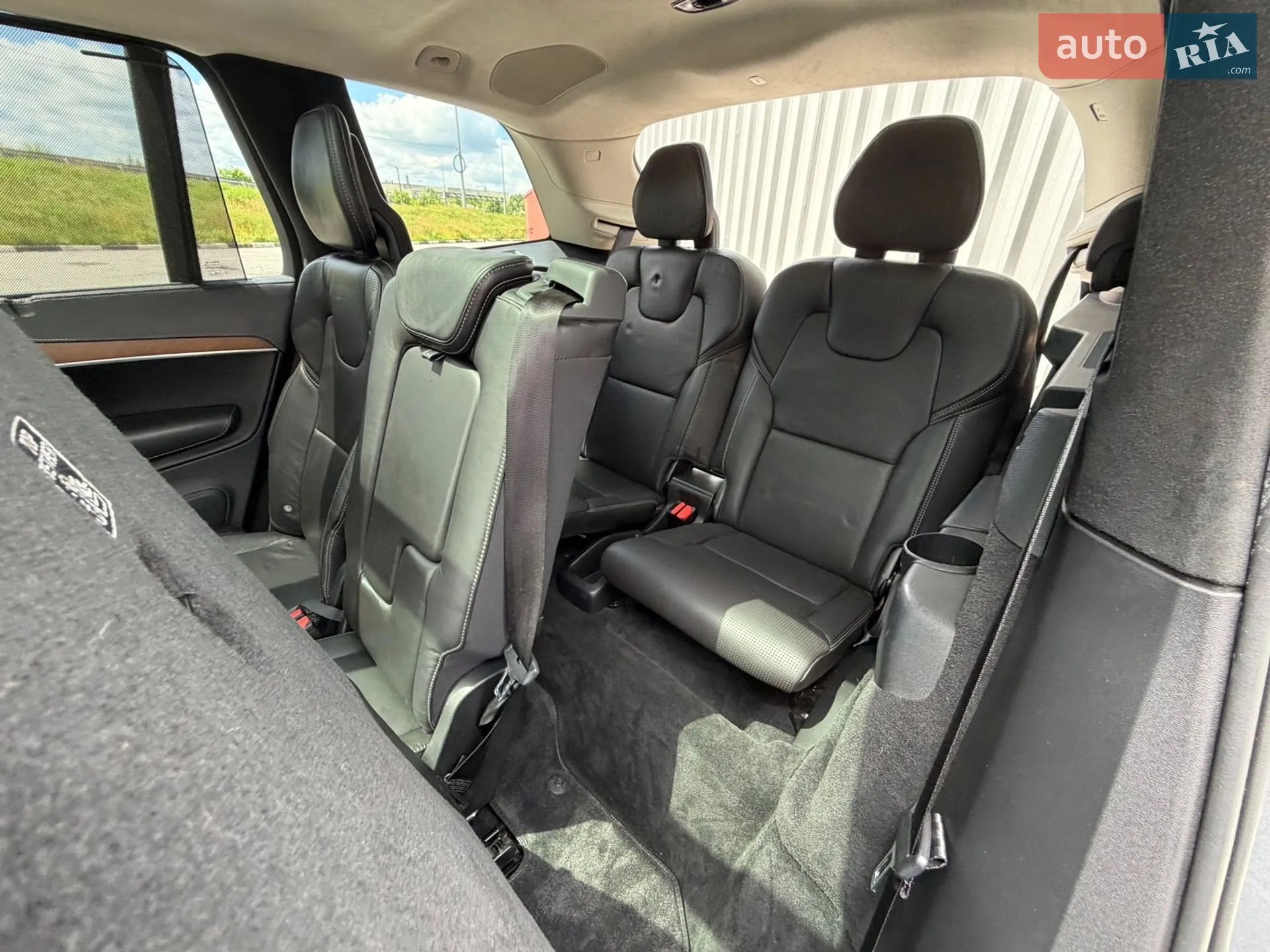 Volvo XC90 2016 VIN YV4A22PL8H1150208 фото оголошення 32 з 47