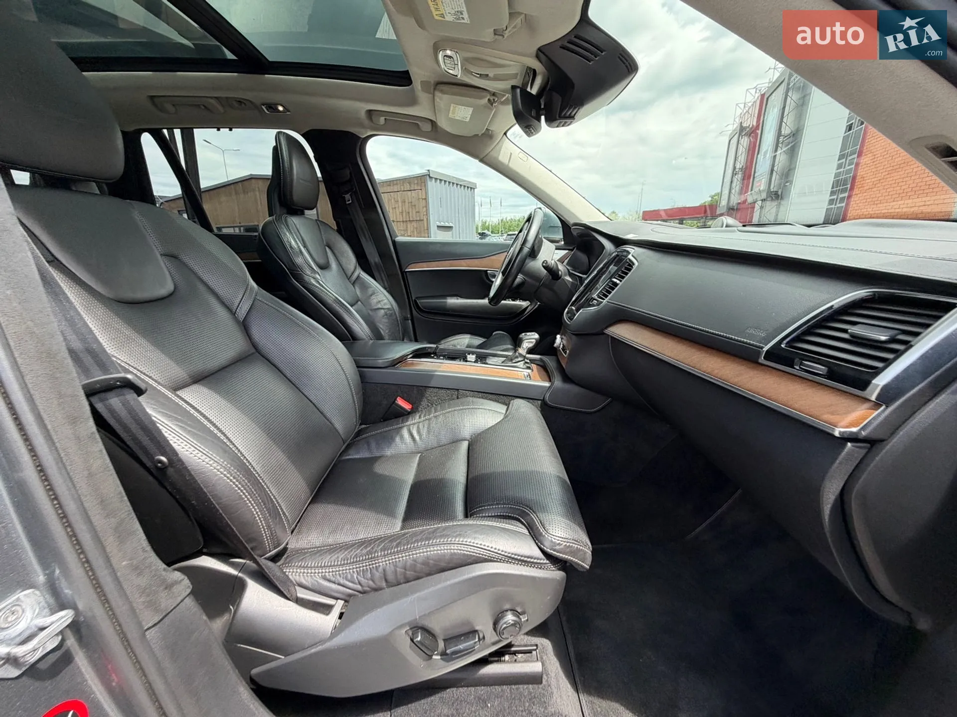 Volvo XC90 2016 VIN YV4A22PL8H1150208 фото оголошення 39 з 47