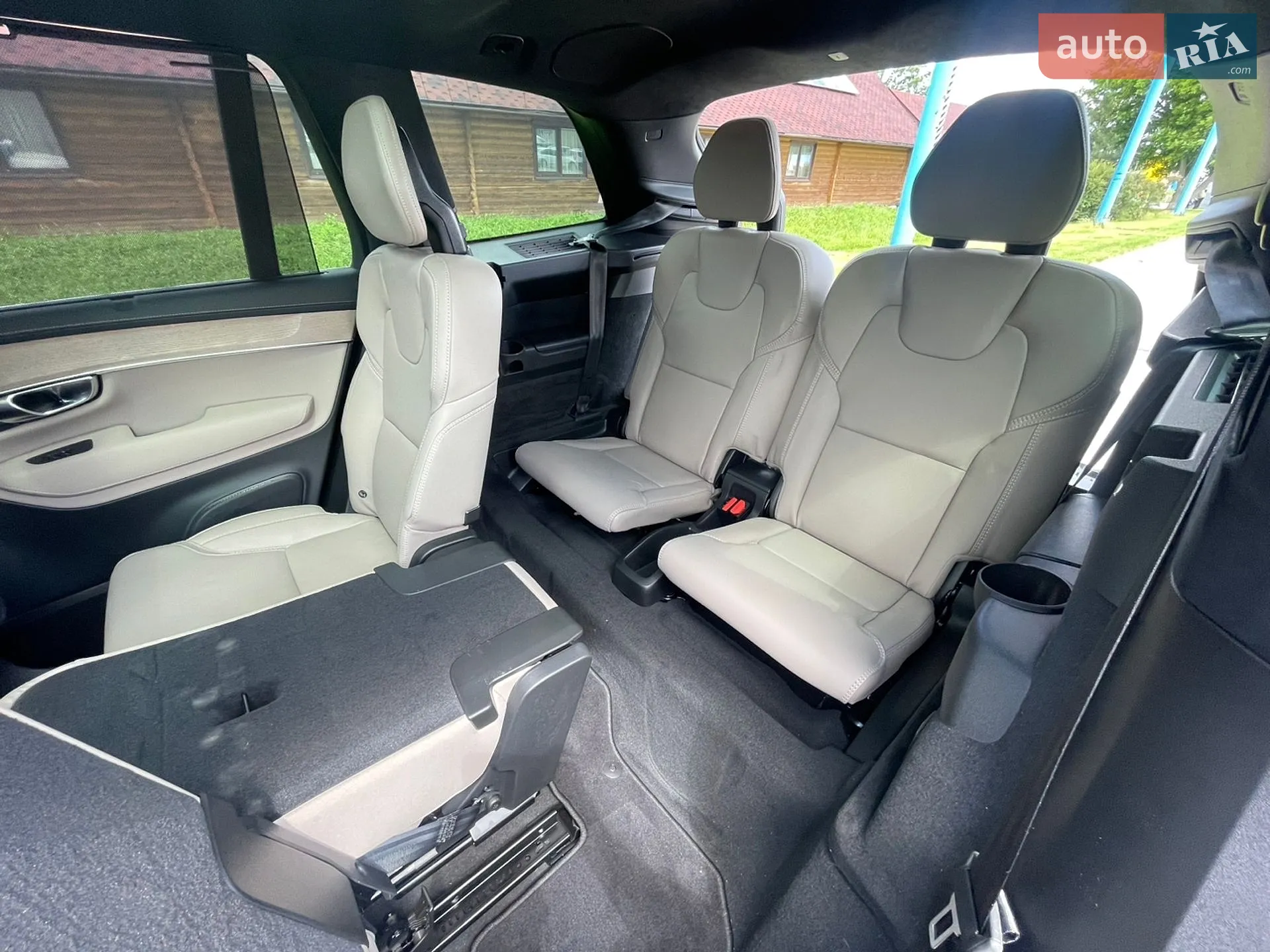 2025 Volvo XC90 - мініатюра 9