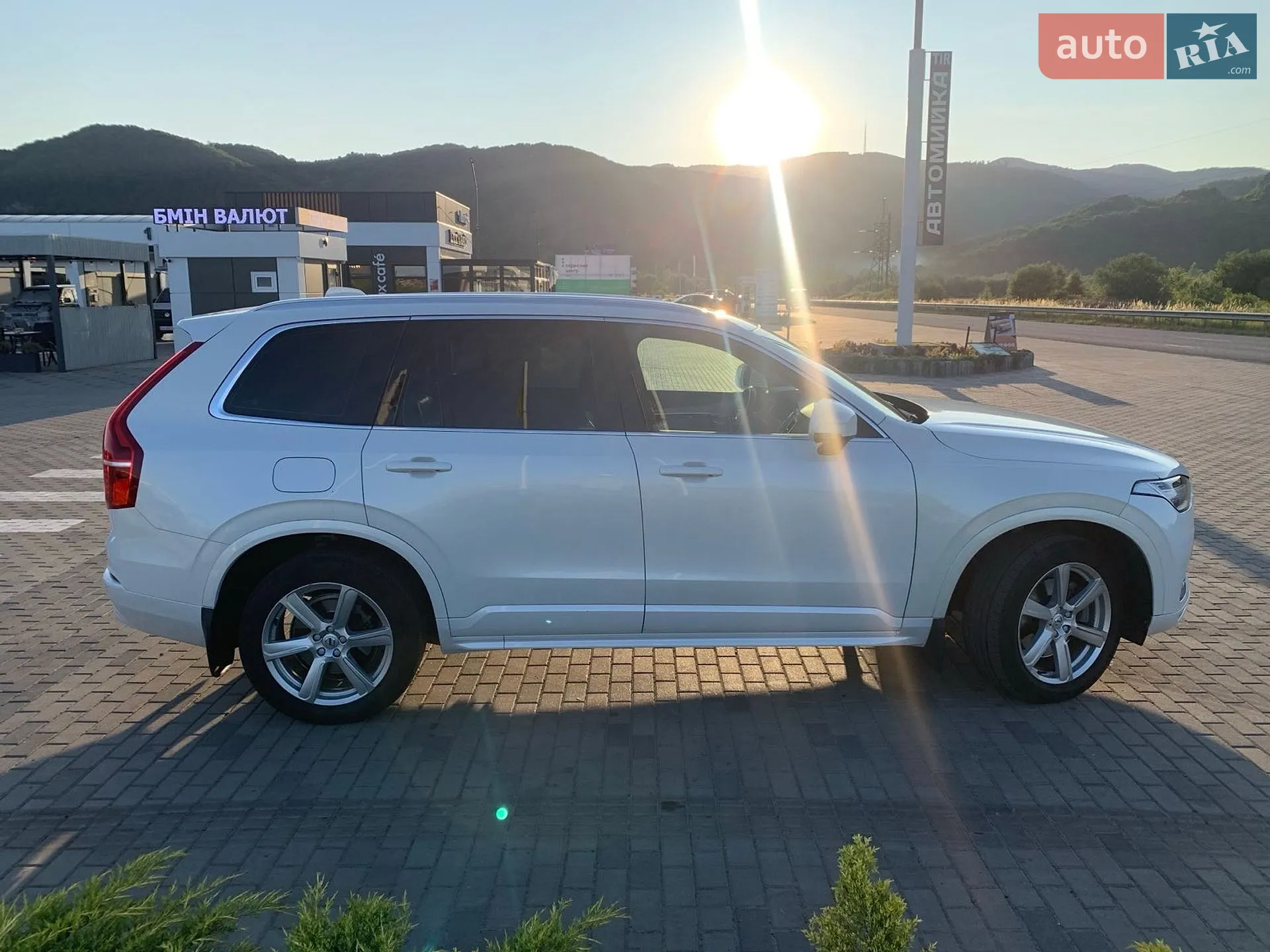 2022 Volvo XC90 - мініатюра 8