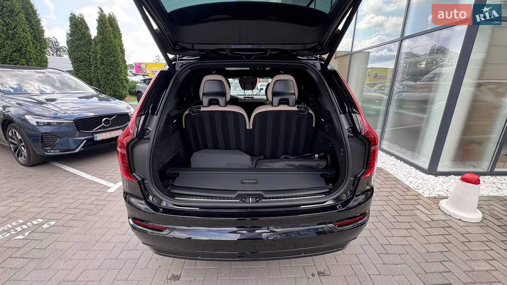 2025 Volvo XC90 - мініатюра 11