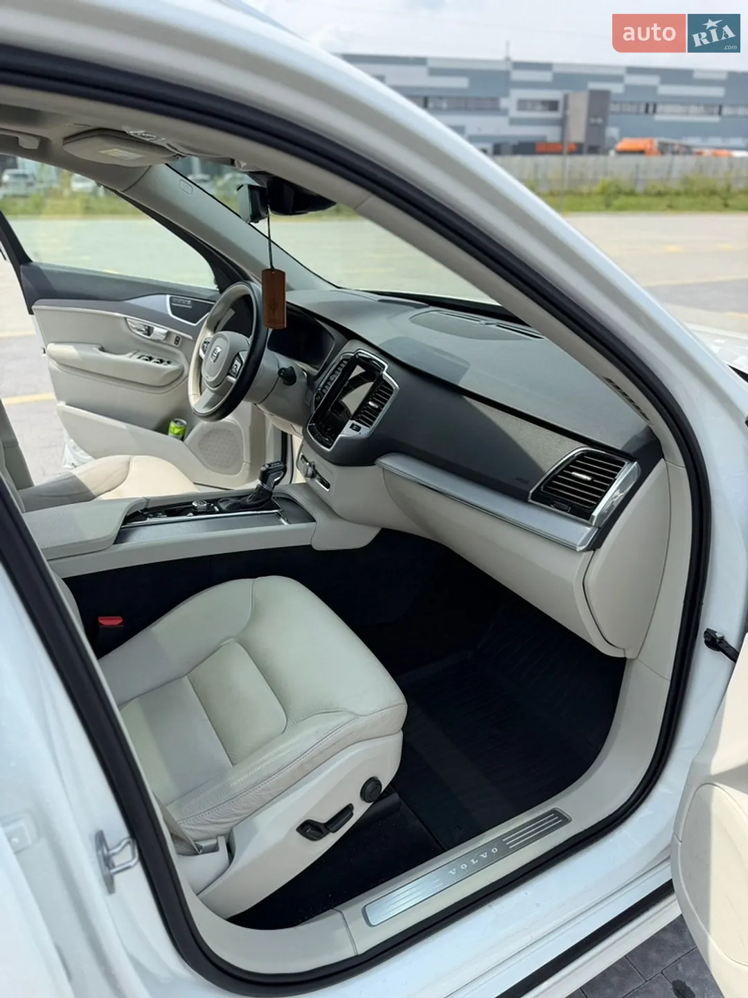 2021 Volvo XC90 - мініатюра 13