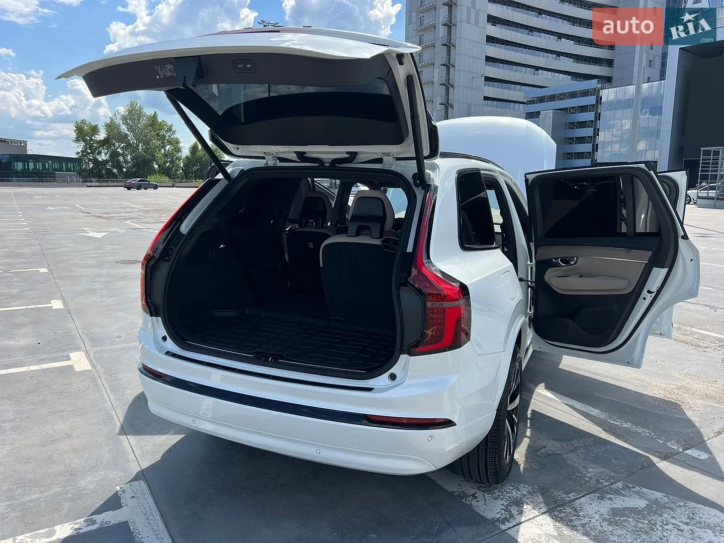 2025 Volvo XC90 - мініатюра 29