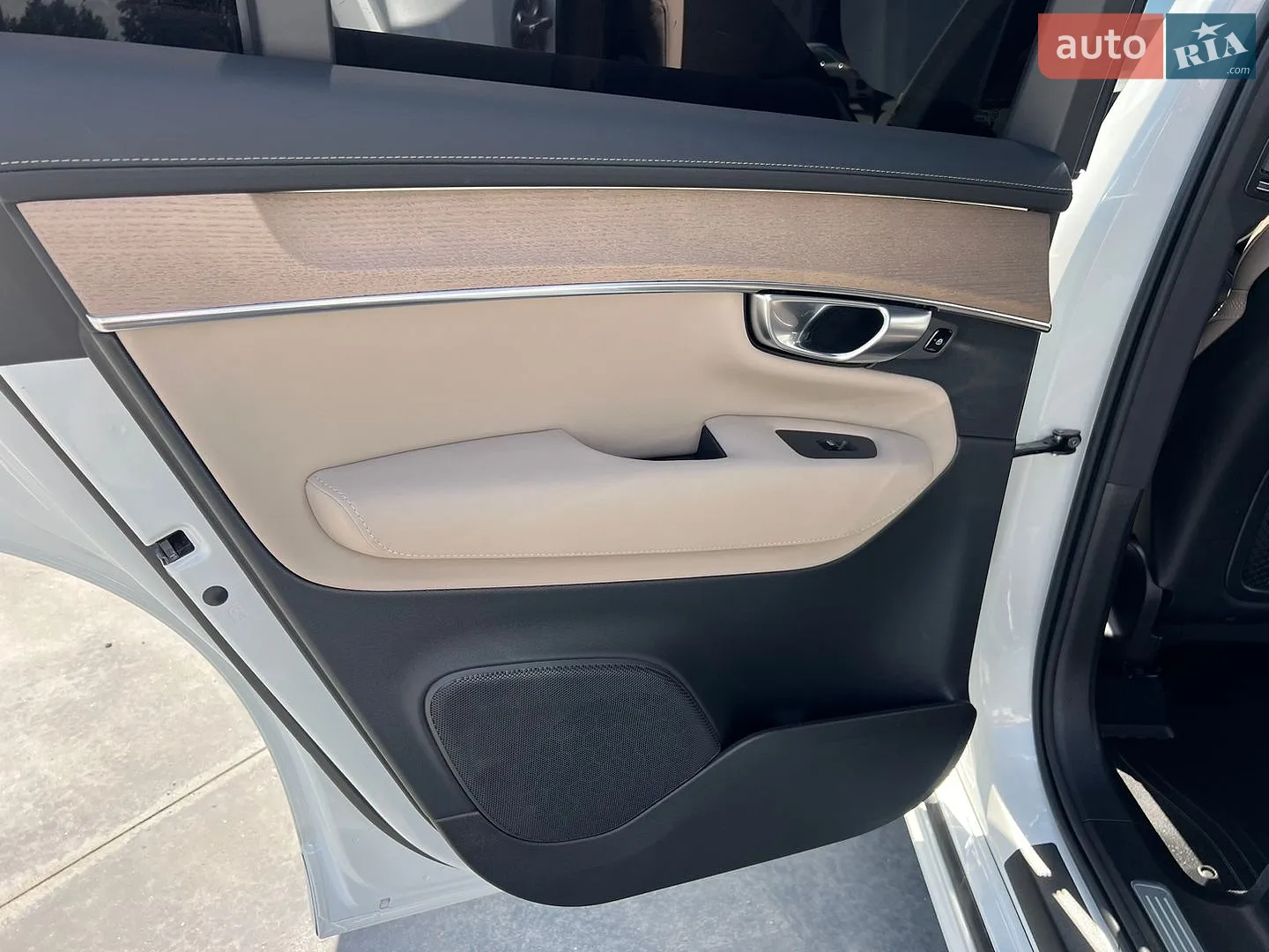 2025 Volvo XC90 - мініатюра 43