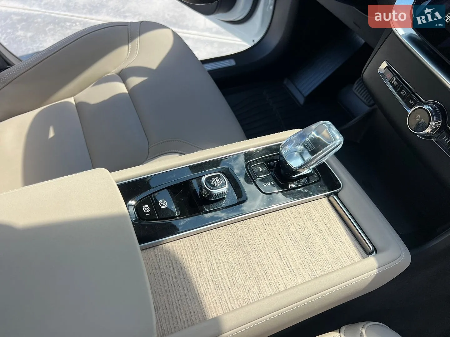 2025 Volvo XC90 - мініатюра 52