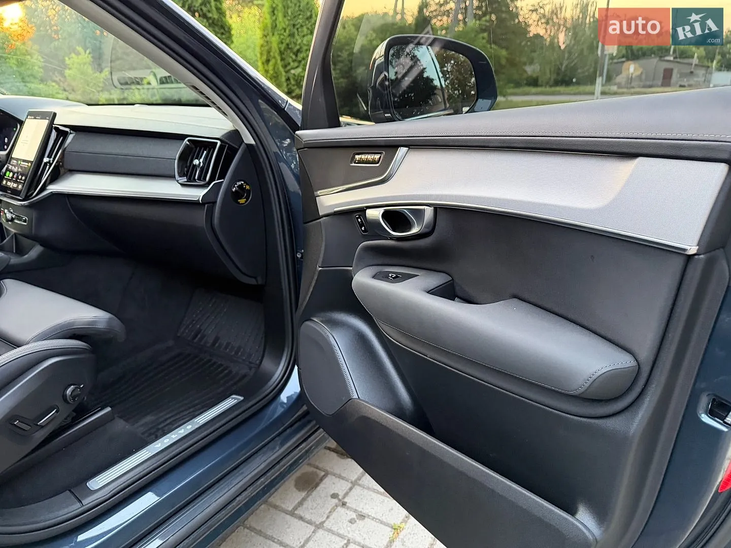 2025 Volvo XC90 - мініатюра 31