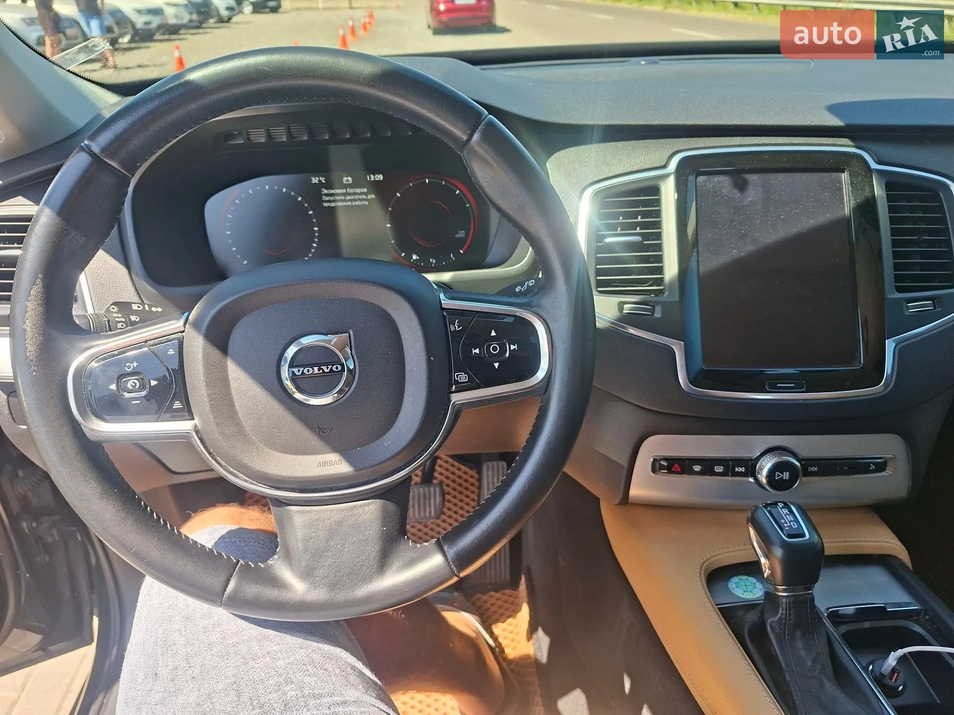 Volvo XC90 2016 VIN YV1LFA8BDG1090902 фото оголошення 9 з 15