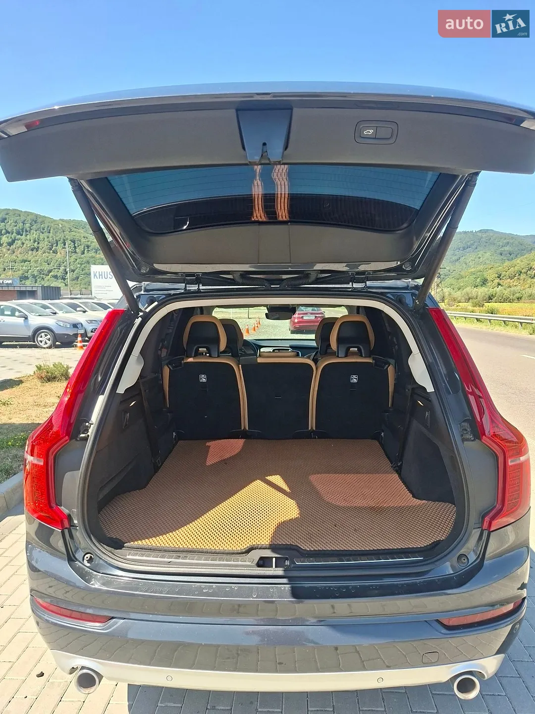 Volvo XC90 2016 VIN YV1LFA8BDG1090902 фото оголошення 13 з 15