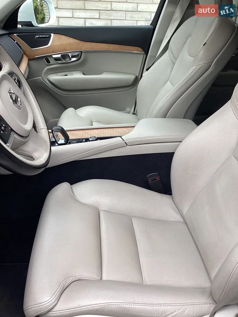 2022 Volvo XC90 - фото 1