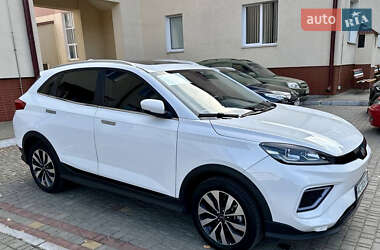 Седан Weltmeister EX5-Z 2020 в 