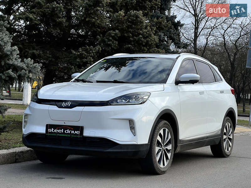 Внедорожник / Кроссовер Weltmeister EX5 2019 в 