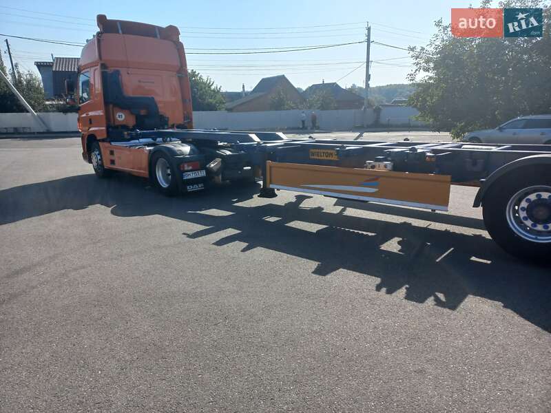 Контейнеровоз Wielton SAF 2009 в Хмельницькому