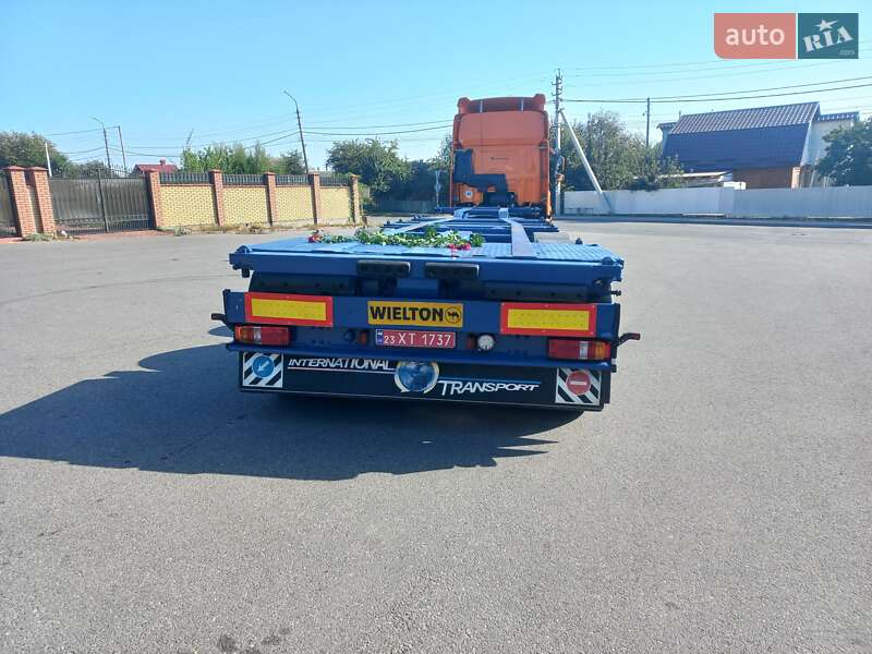 Контейнеровоз Wielton SAF 2009 в Хмельницькому