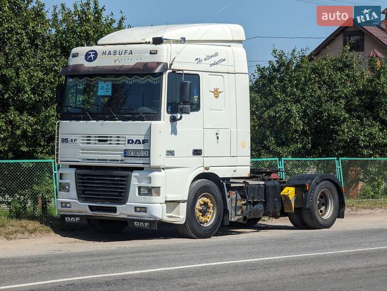 Зерновоз - полуприцеп Wielton W 2000 в Остроге