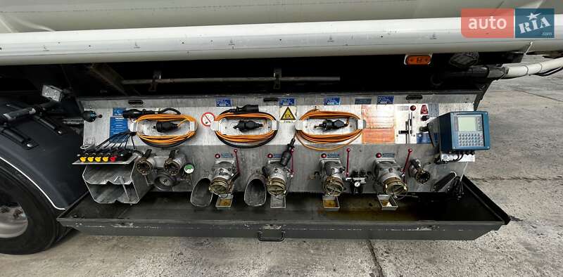 Цистерна полуприцеп Willig Sana 2009 в Львове