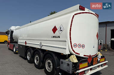 Цистерна Willig Sanz 2004 в 