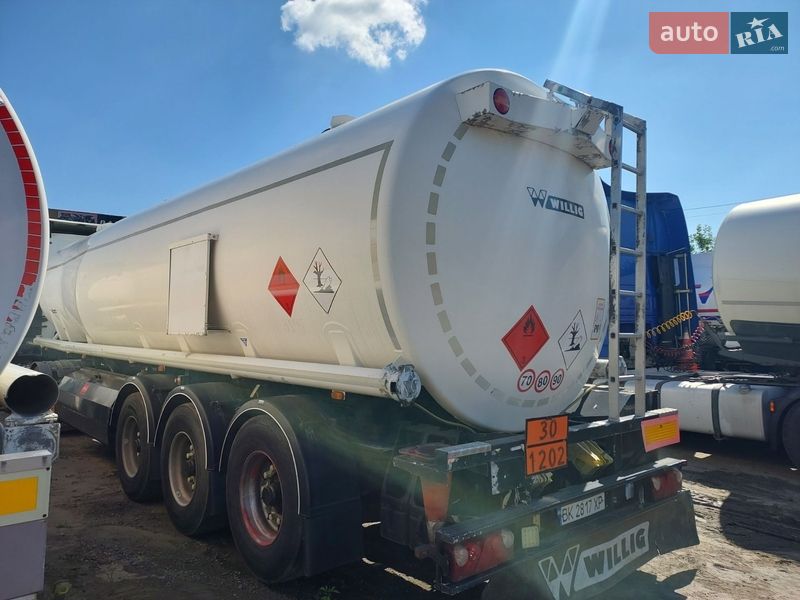 Цистерна напівпричіп Willig Turbud 2010 в Рівному