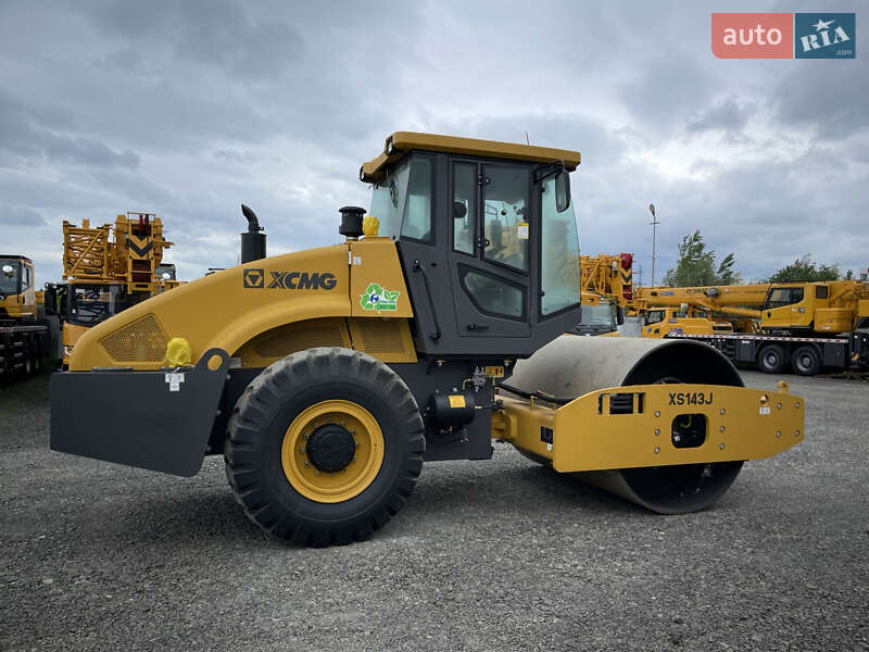 Дорожній каток XCMG XG 2025 в Луцьку
