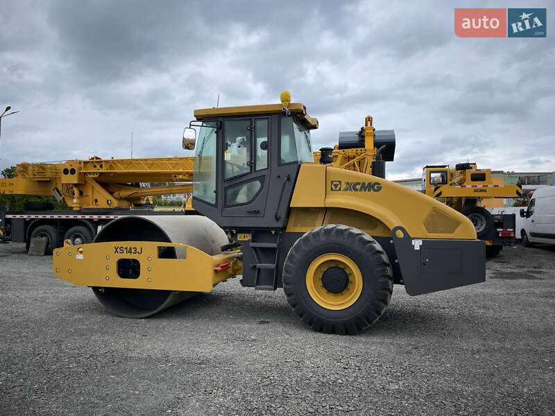 Дорожній каток XCMG XG 2025 в Луцьку