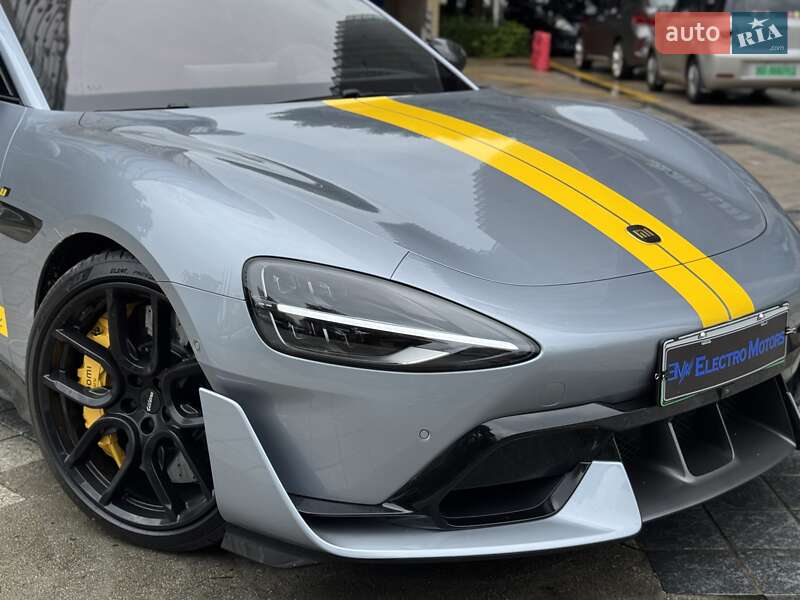 Седан Xiaomi SU7 Ultra 2025 в Ужгороді фото 8 Седан Xiaomi SU7 Ultra 2025 в Ужгороді