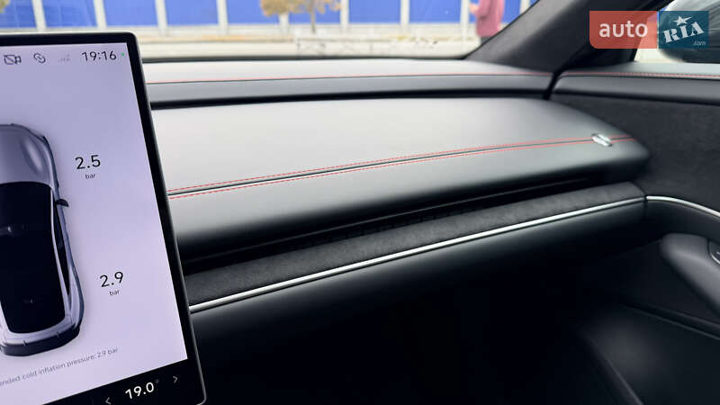 Седан Xiaomi SU7 Ultra 2025 в Днепре фото 43 Седан Xiaomi SU7 Ultra 2025 в Днепре
