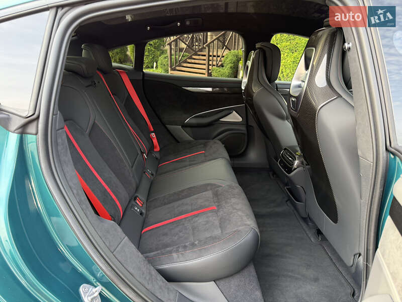 Седан Xiaomi SU7 Ultra 2025 в Дніпрі