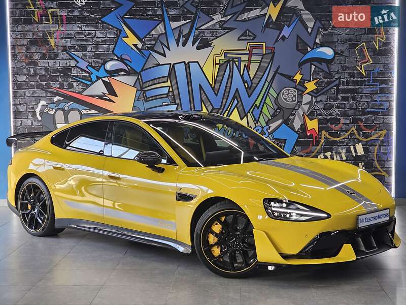 Xiaomi SU7 Ultra 2025