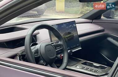 Седан Xiaomi SU7 2024 в 