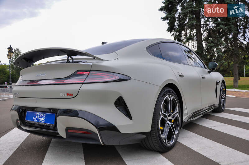 Седан Xiaomi SU7 2024 в Одессе