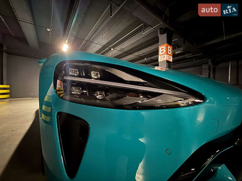 Седан Xiaomi SU7 2025 в Киеве