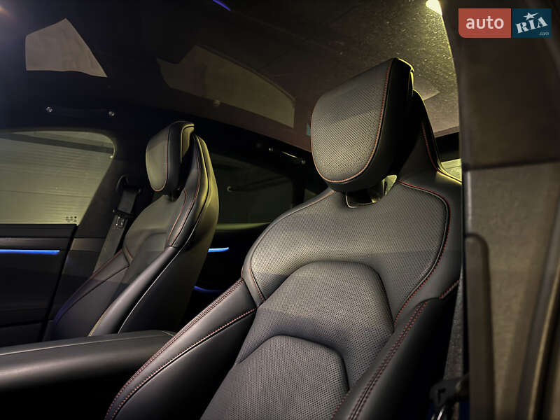 Седан Xiaomi SU7 2025 в Киеве