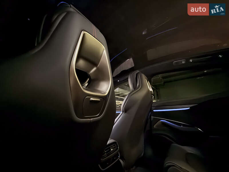 Седан Xiaomi SU7 2025 в Киеве